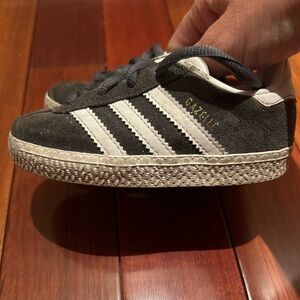 Toddler Adidas Gazelle sneakers